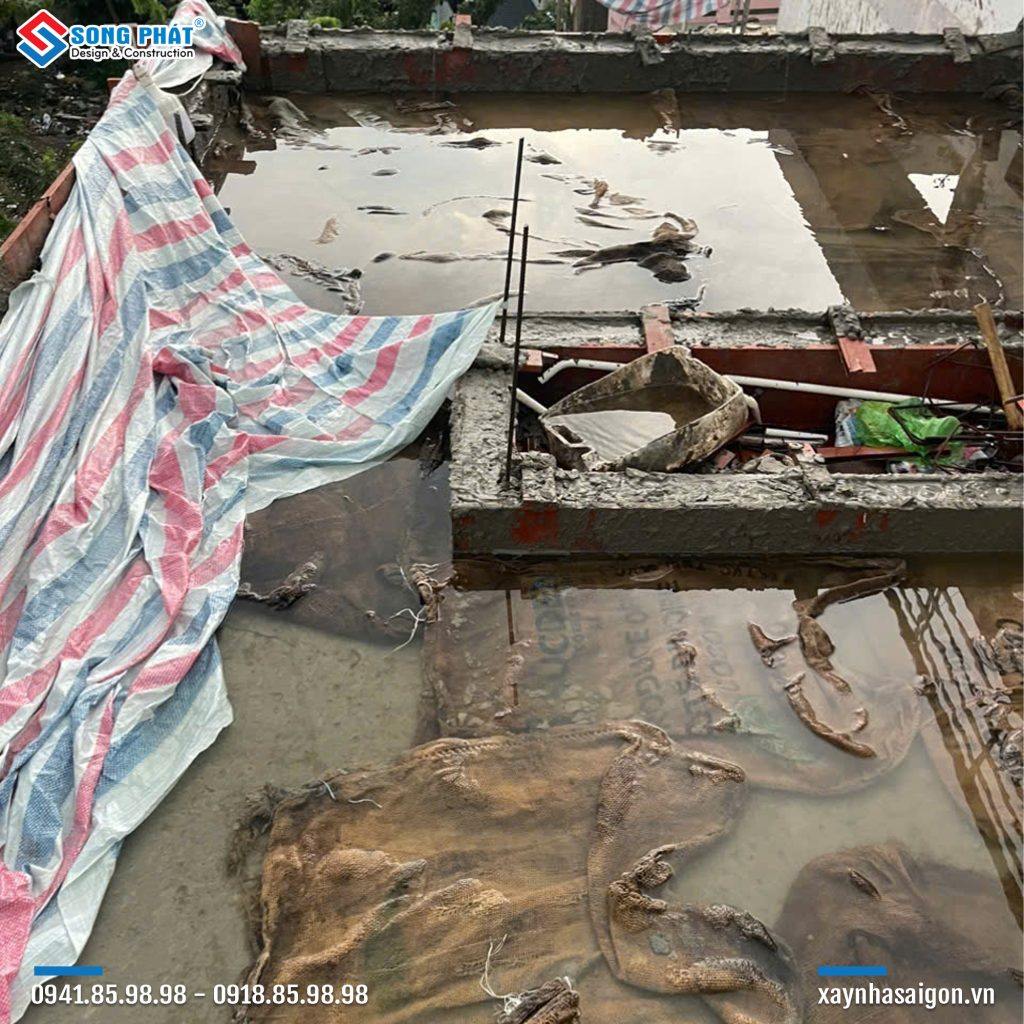 Bao che, tưới ẩm bảo dưỡng bê tông sàn