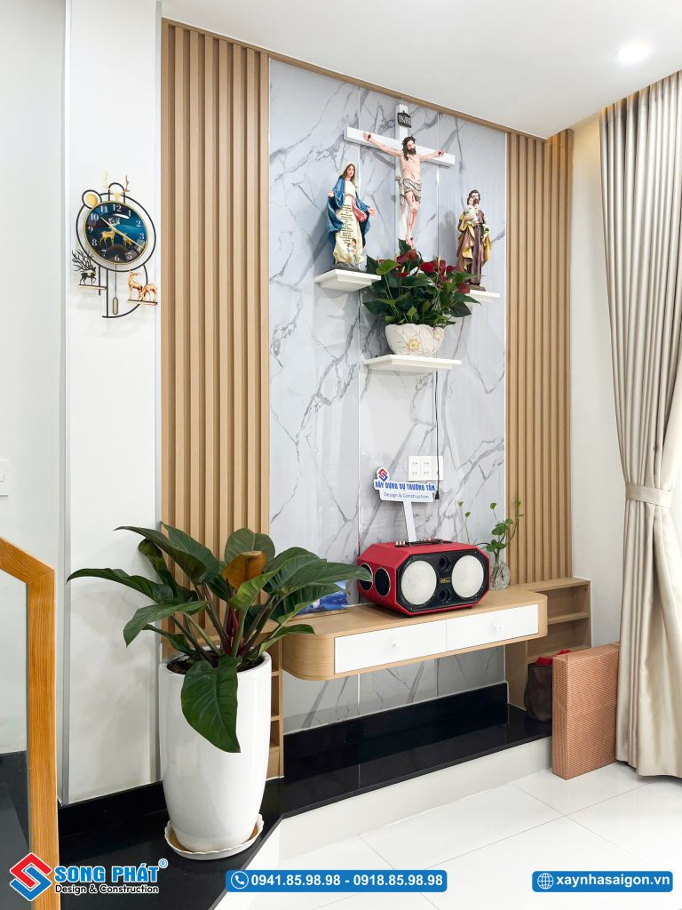 Hệ lam gỗ tăng tính thẩm mỹ cho không gian phòng khách