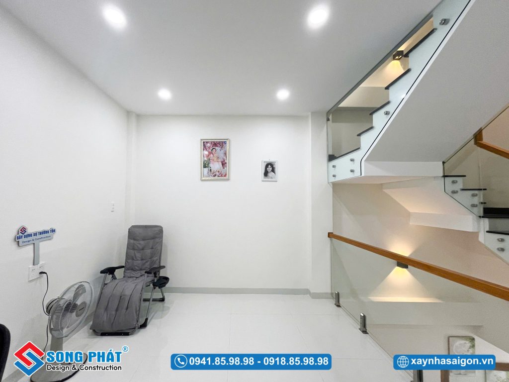 Ánh sáng tự nhiên được tận dụng giúp không gian luôn thông thoáng.