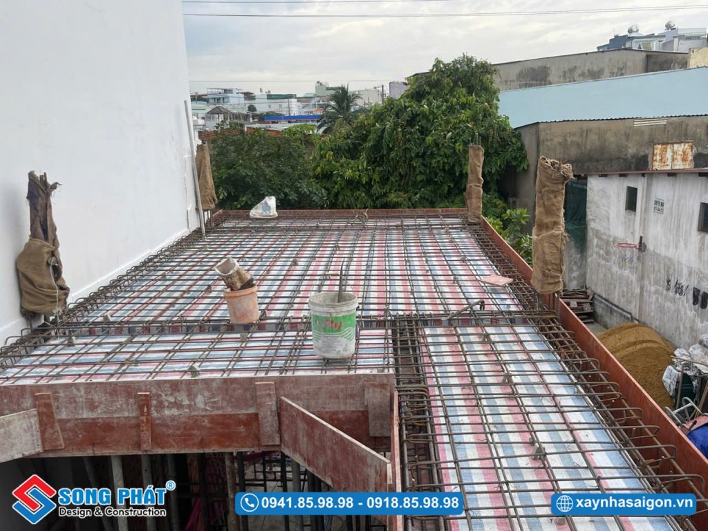 08/07 Hoàn thiện đi thép sàn lầu 1