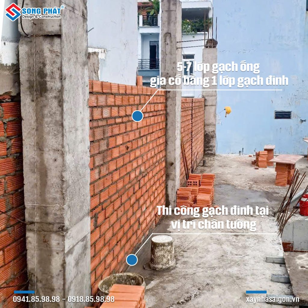 25/08 Xây tường bao lầu 2