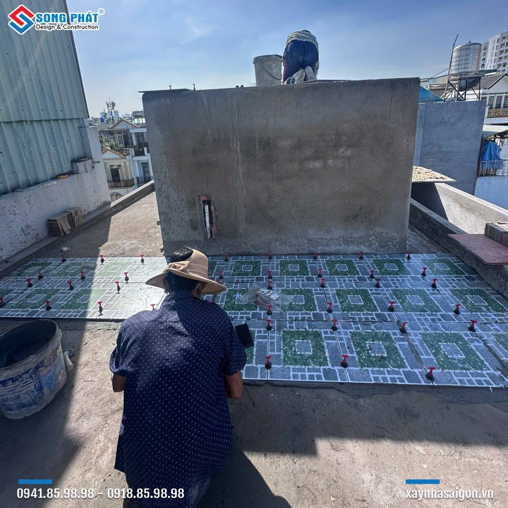 15/12 Ốp lát gạch sàn mái