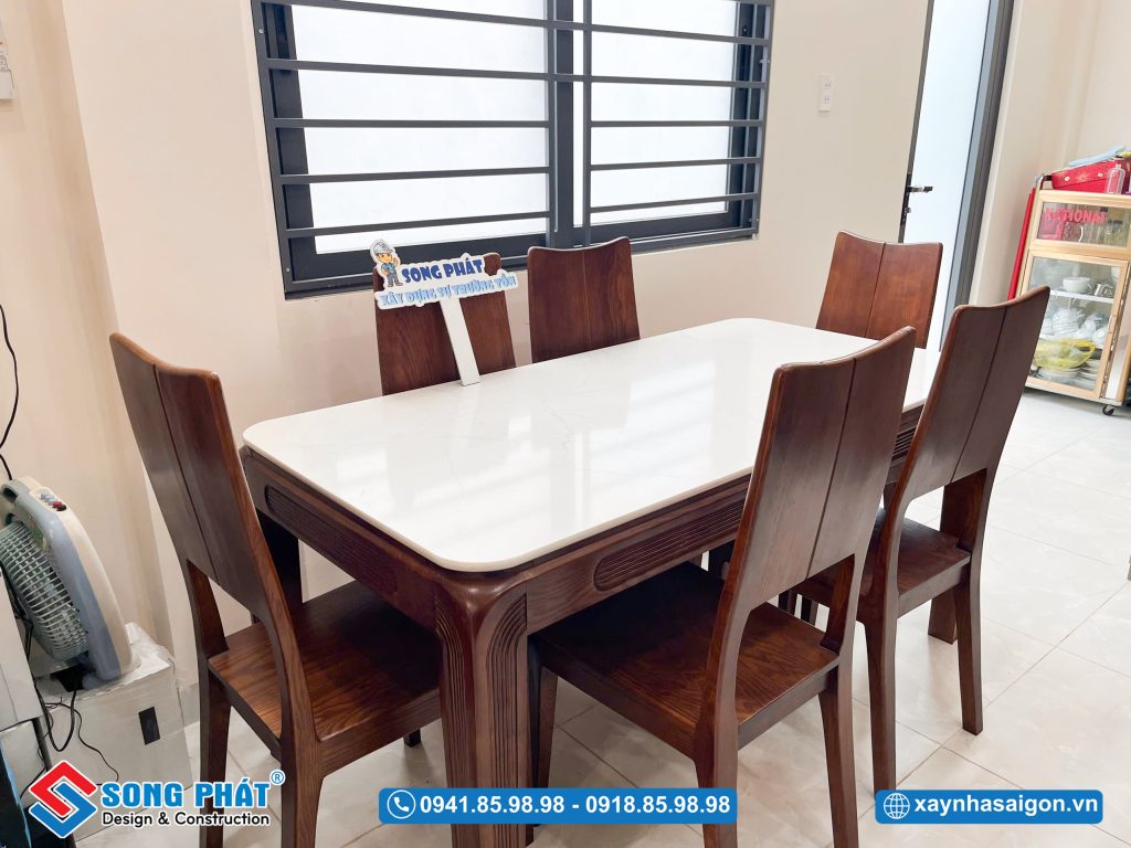 Bộ bàn ăn không gian dùng bữa luôn thông thoáng và ngập tràn ánh sáng.