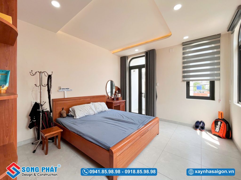 Không gian phòng ngủ ấm cúng với gam màu nhẹ nhàng