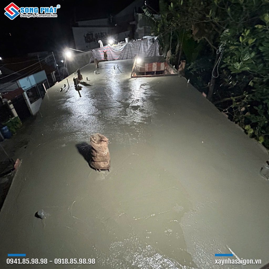 29/10 Hoàn thiện đổ bê tông sàn lầu 1