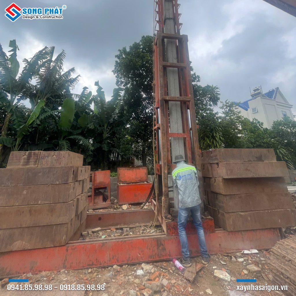 08/09 Thi công ép cọc tải tiết diện 250x250mm