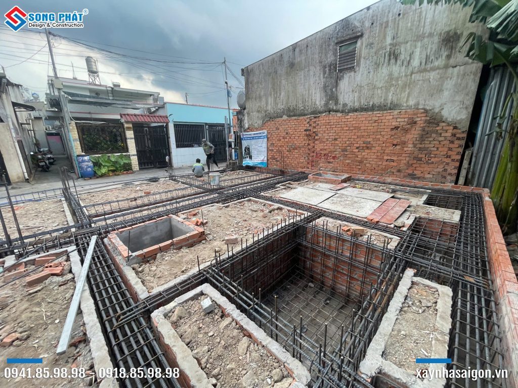 09/10 Tiến hành đi thép dầm móng