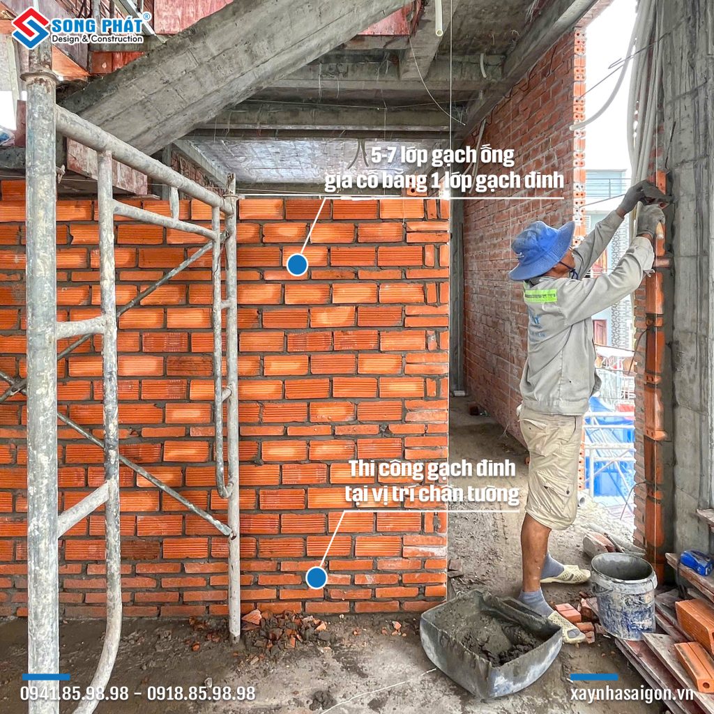 30/09 Xây tường ngăn lầu 2