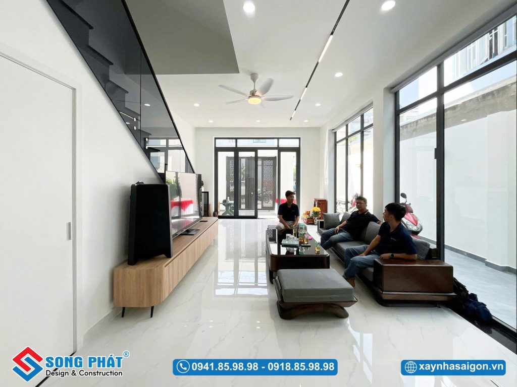 Không gian được bố trí thông thoáng, dễ di chuyển.