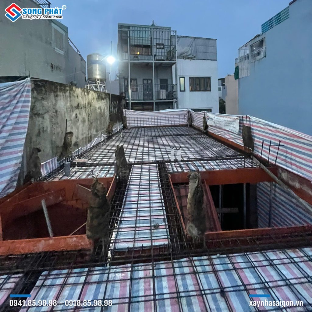 06/01 Hoàn thiện đi thép sàn lầu 2