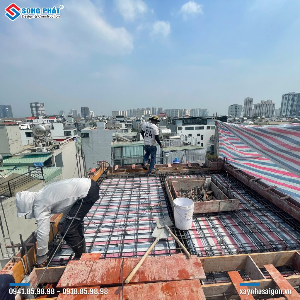 10/02 Hoàn thiện đi thép sàn mái