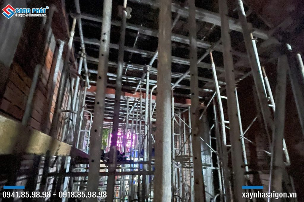 15/09 Gia công lắp dựng coffa dầm sàn lầu 1