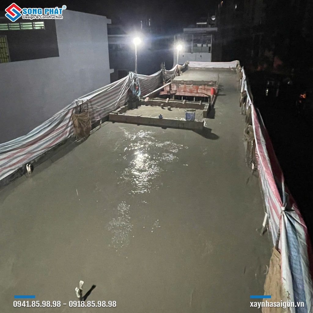 Hoàn thiện đổ bê tông sàn lầu 3