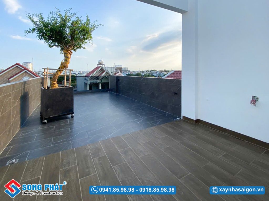 Sân thượng rộng rãi 