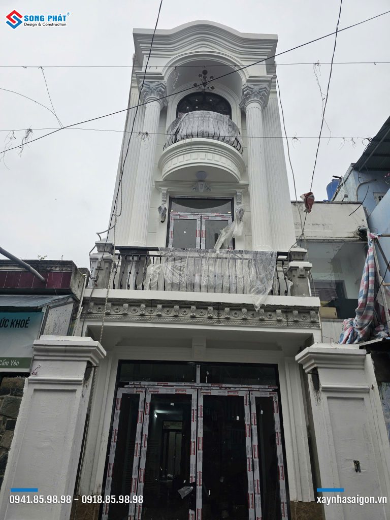 Mặt tiền ngôi nhà hoàn thiện ngày 10/11