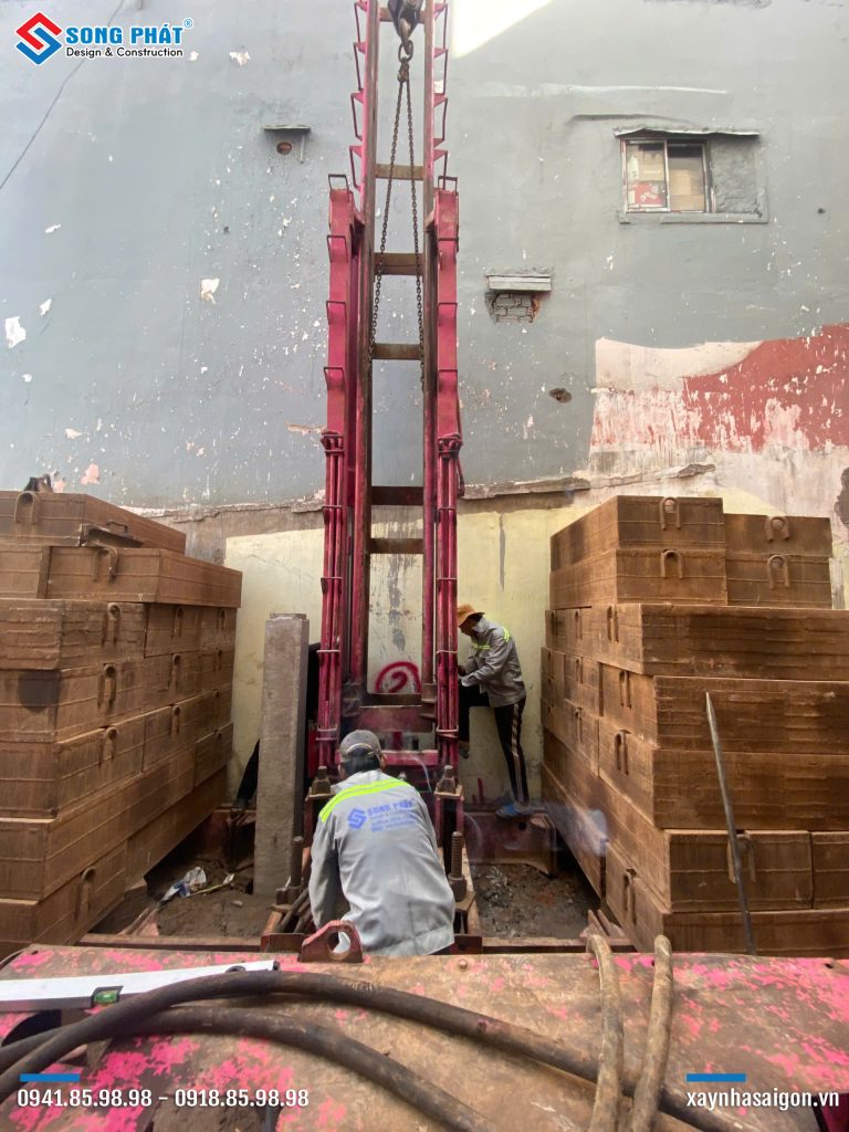 05/11 Thi công ép cọc tải cho toàn bộ công trình