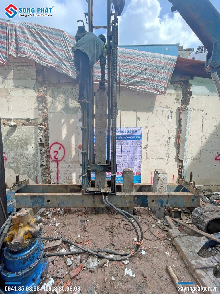 04/10 Thi công ép cọc cho toàn bộ công trình