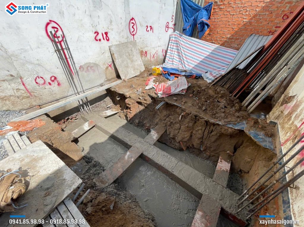 03/11 Hoàn thiện đổ bê tông móng 