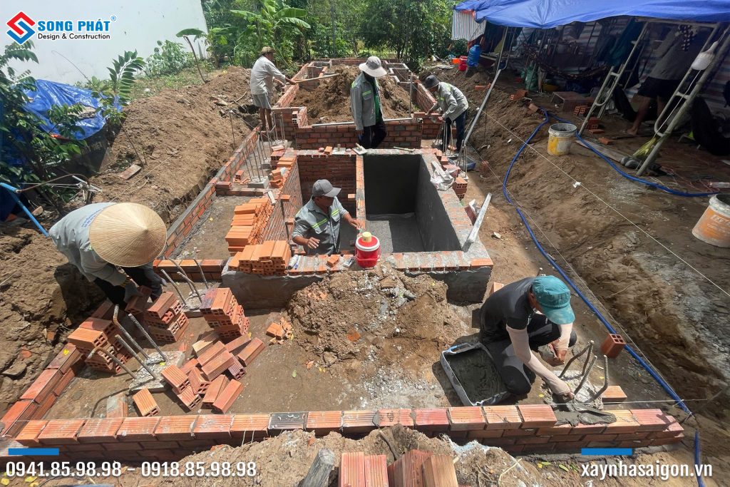 25/09 xây tô hầm tự hoại