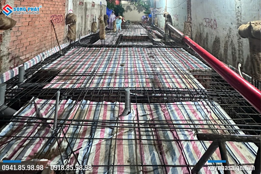  27/10 Hoàn thiện đi thép móng - sàn trệt 