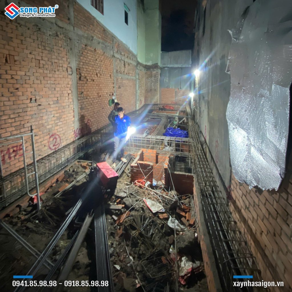 30/08 Lắp đặt thép dầm móng