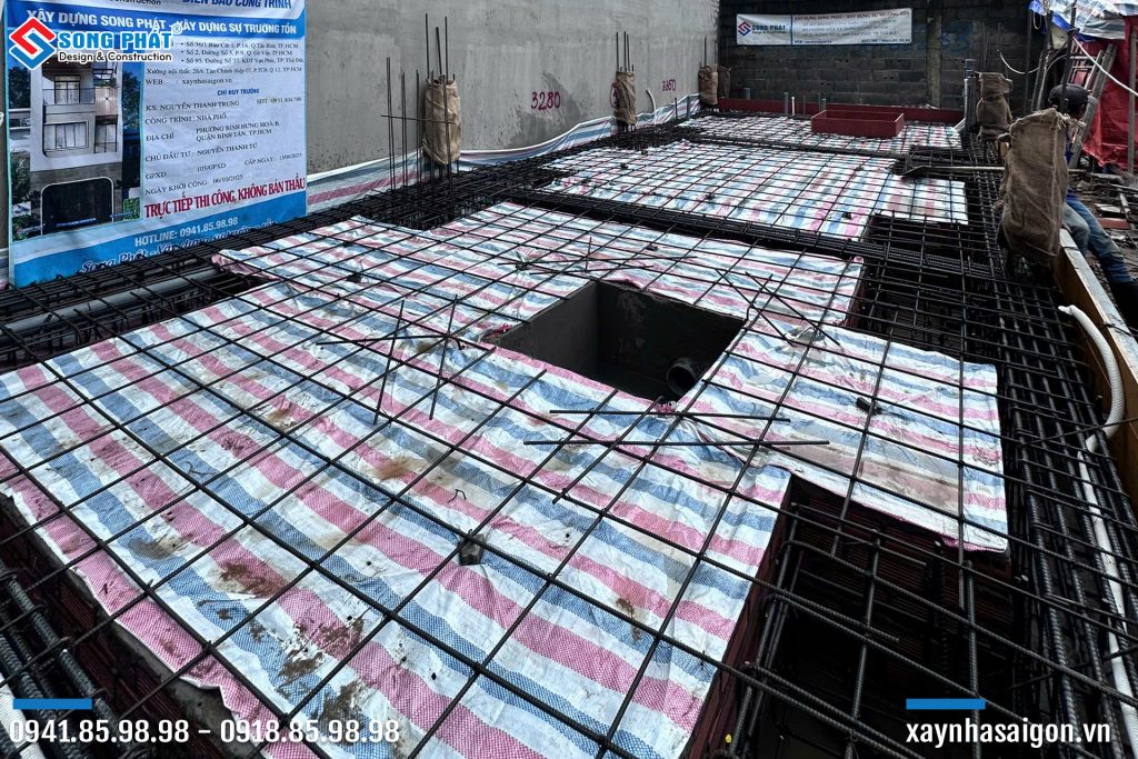 23/10 Hoàn thiện đi thép móng - sàn trệt