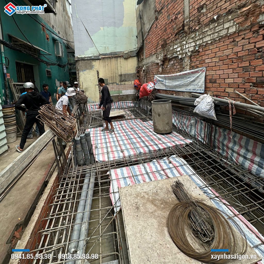 24/08 Hoàn thiện đi thép móng - sàn trệt