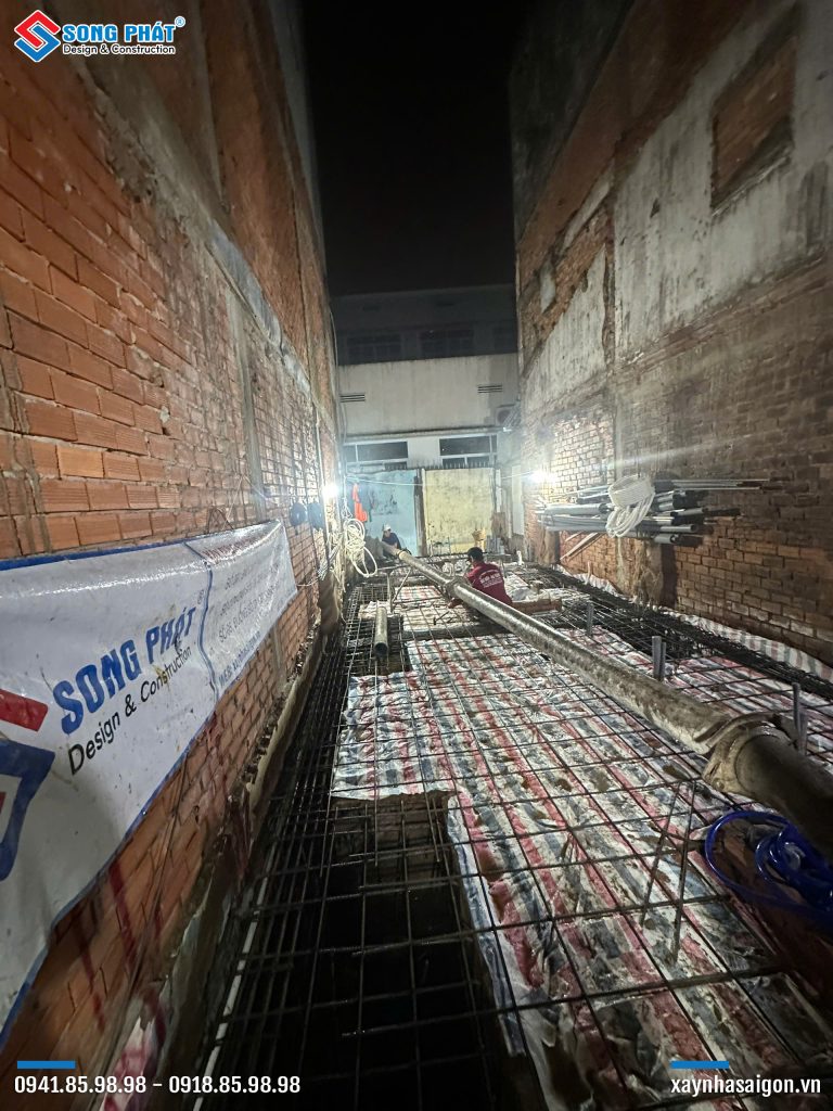 28/10 Hoàn thiện đi thép móng - sàn trệt 