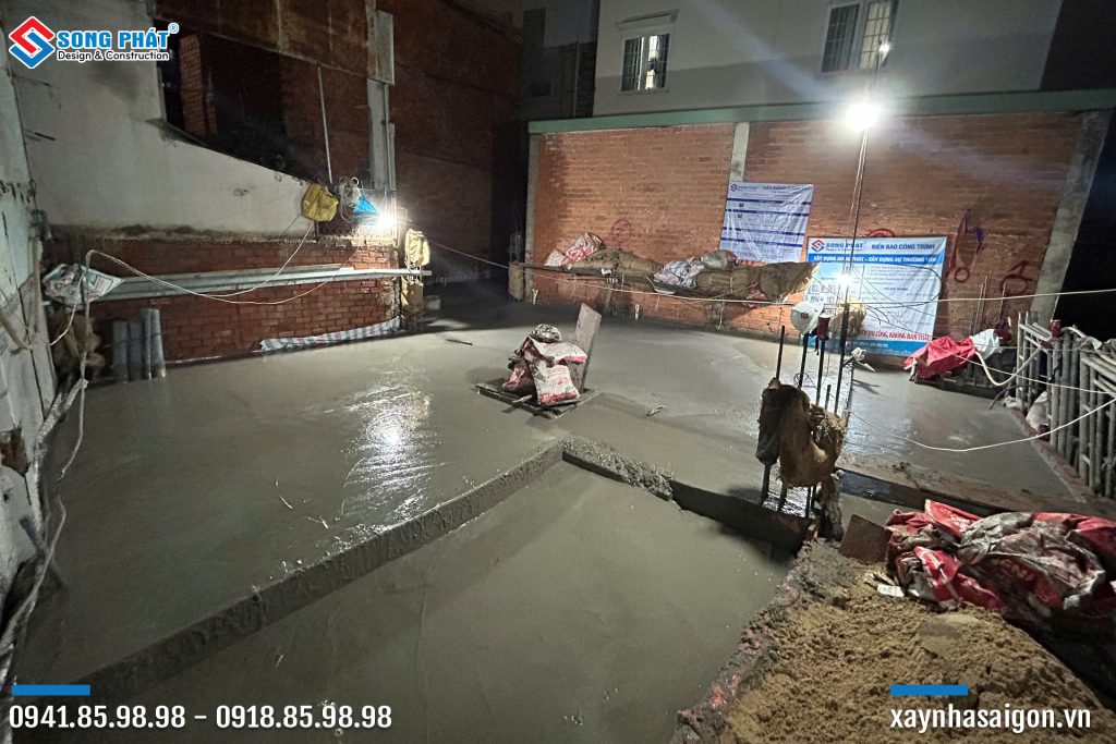 24/10 Hoàn thiện đổ bê tông móng - sàn trệt 