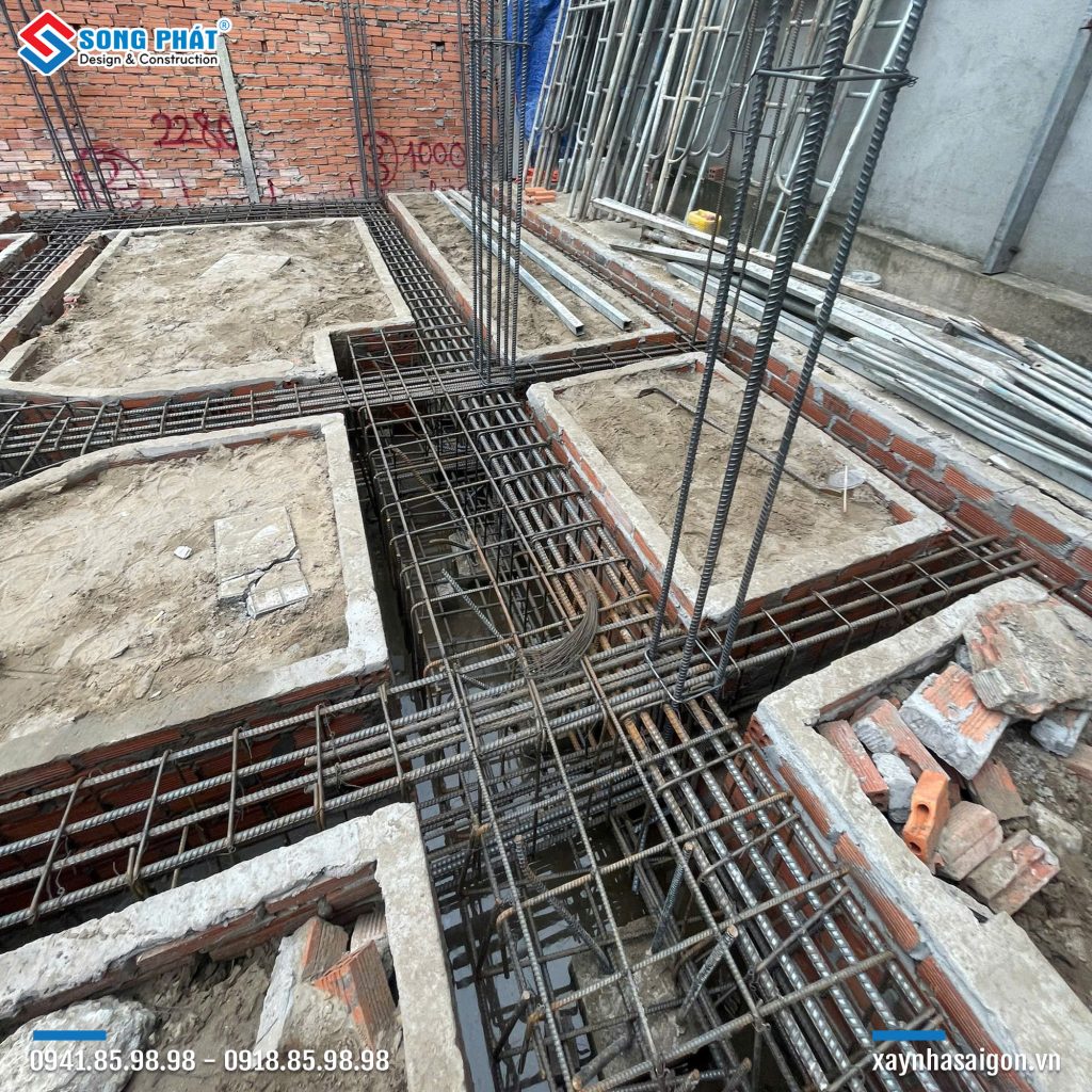 21/10 Hoàn thiện đi thép móng - giằng móng