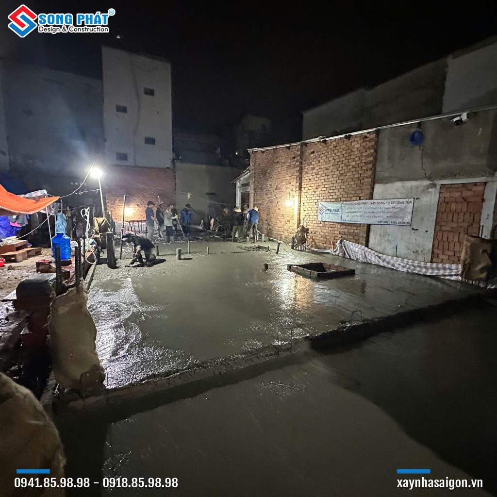 Đổ bê tông móng - sàn trệt