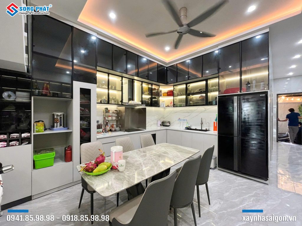 Bếp ăn trang bị hiện đại 