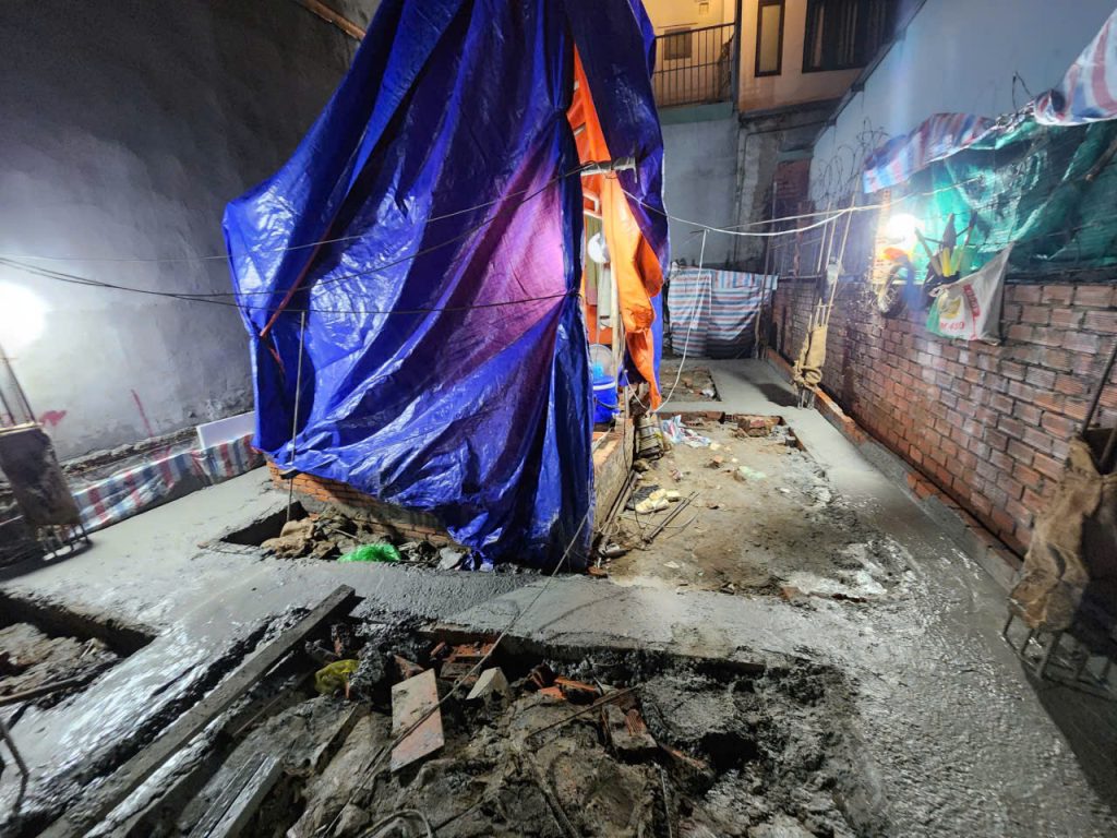 31/10 Đổ bê tông móng