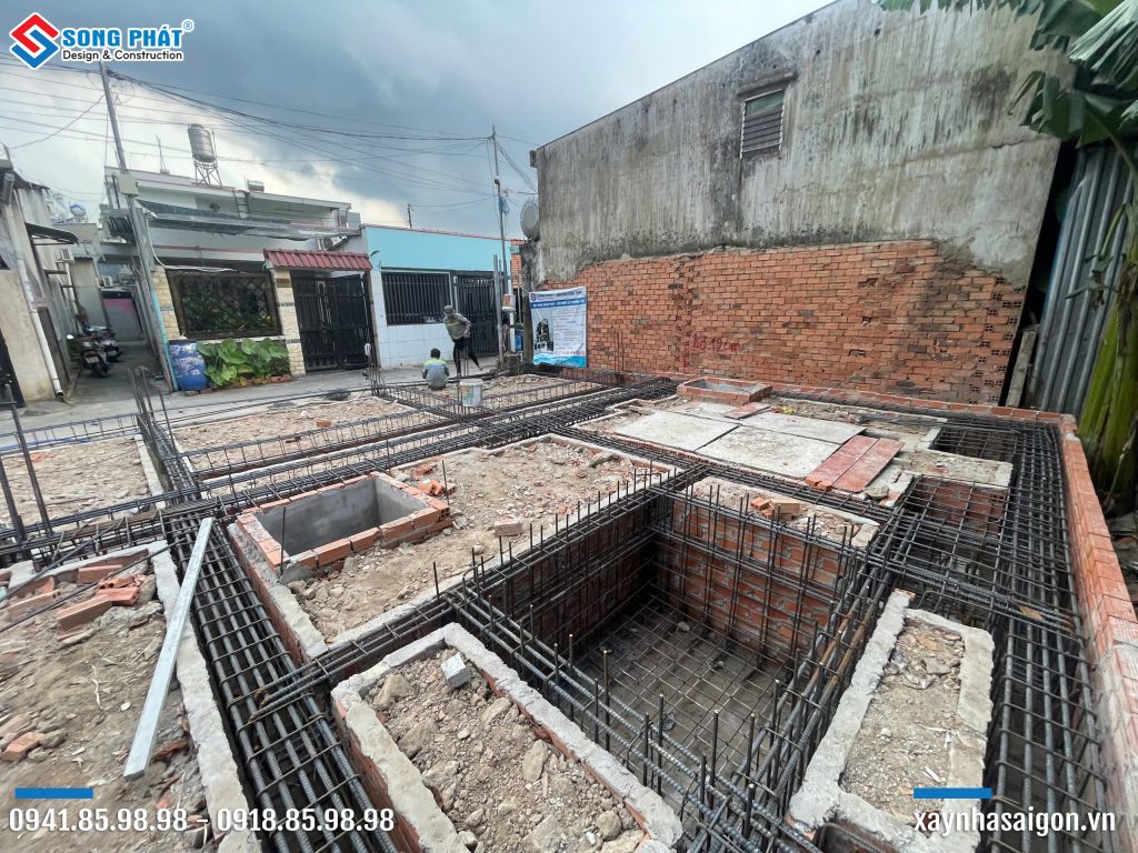 09/10 Tiến hành đi thép dầm móng