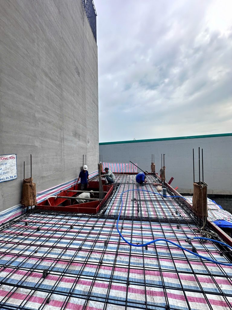 06/11 Hoàn thiện đi thép sàn lầu 1