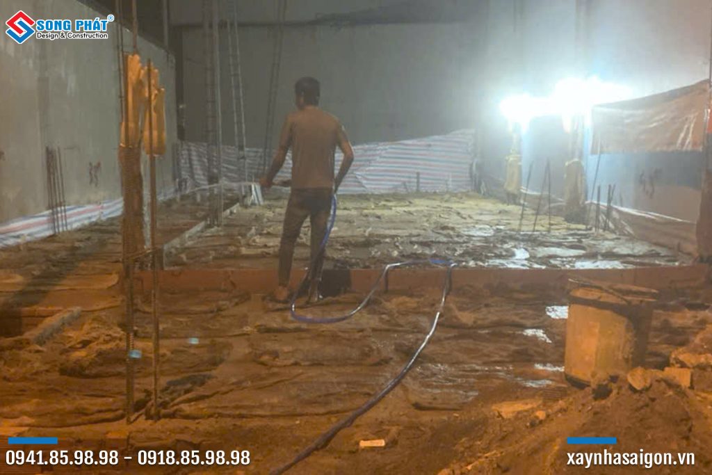 Bao che, tưới ẩm bảo dưỡng bê tông sàn 