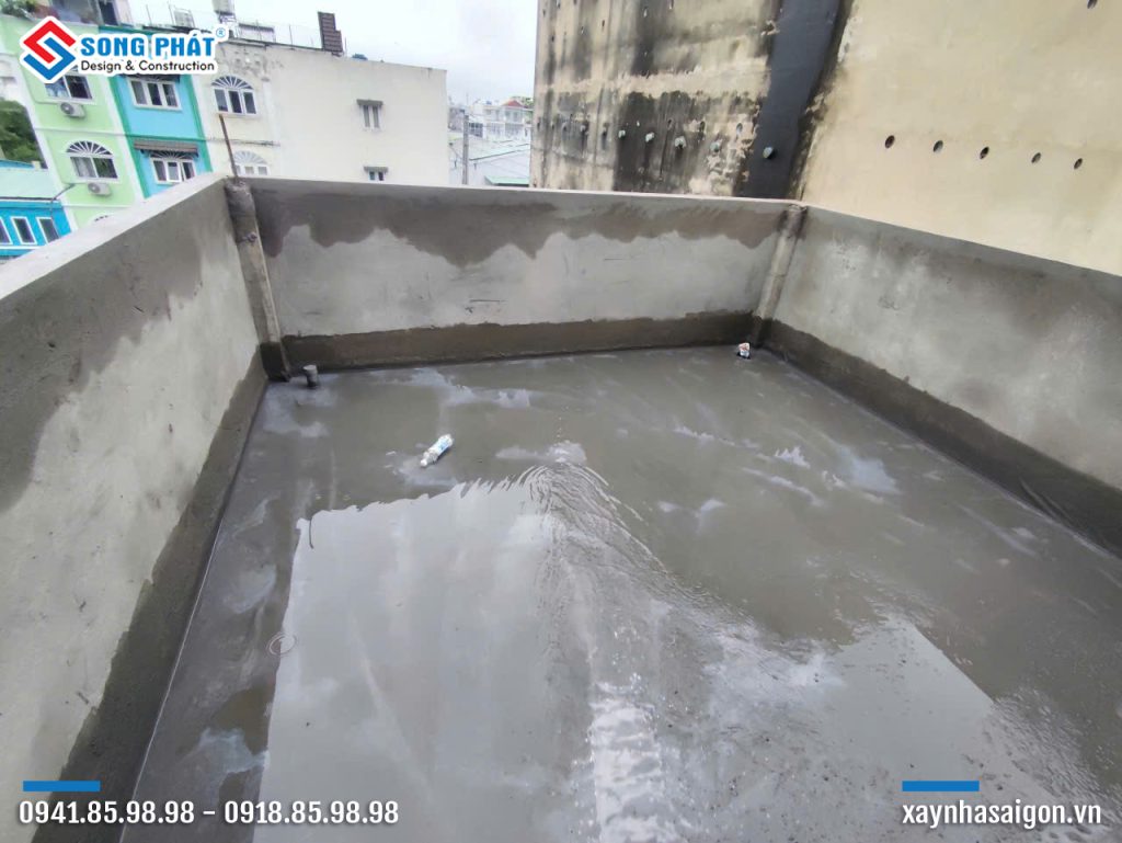 22/09 Test nước sân thượng, sàn mái 