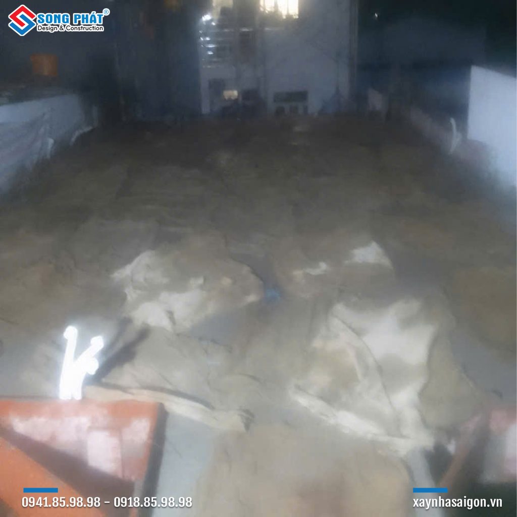 Bao che, tưới ẩm bảo dưỡng bê tông sàn 