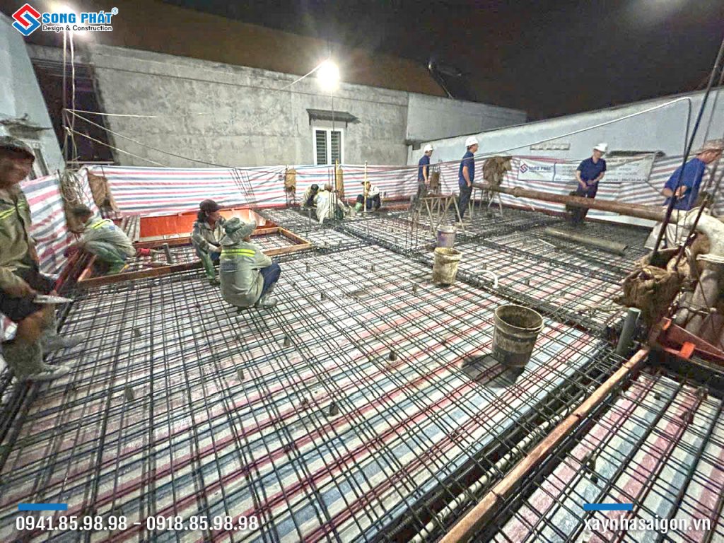 12/11 Hoàn thiện đi thép sàn lầu 1