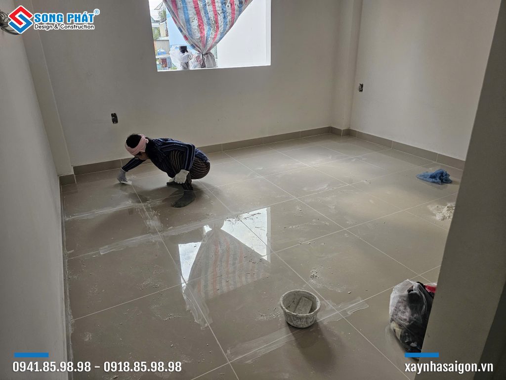 09/10 Chà ron gạch các lầu 