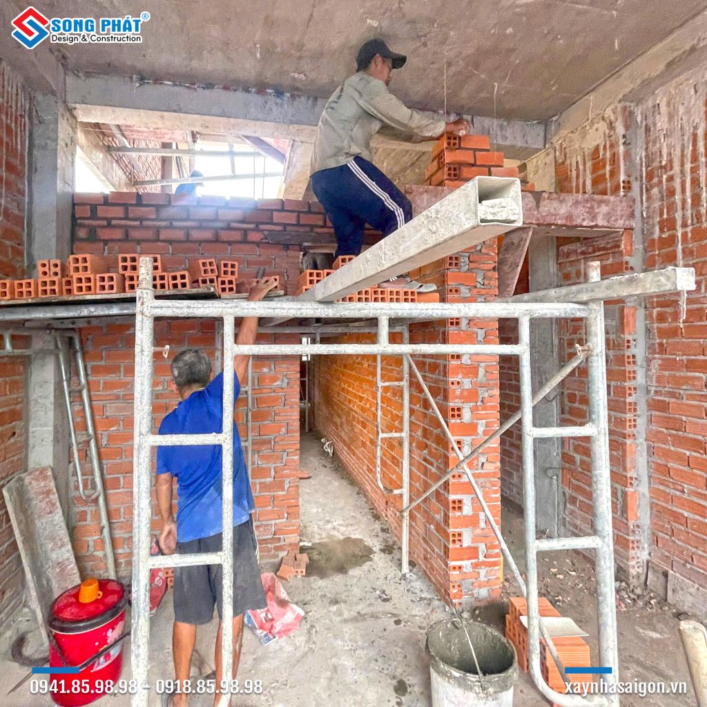 09/10 Xây tường ngăn các lầu 