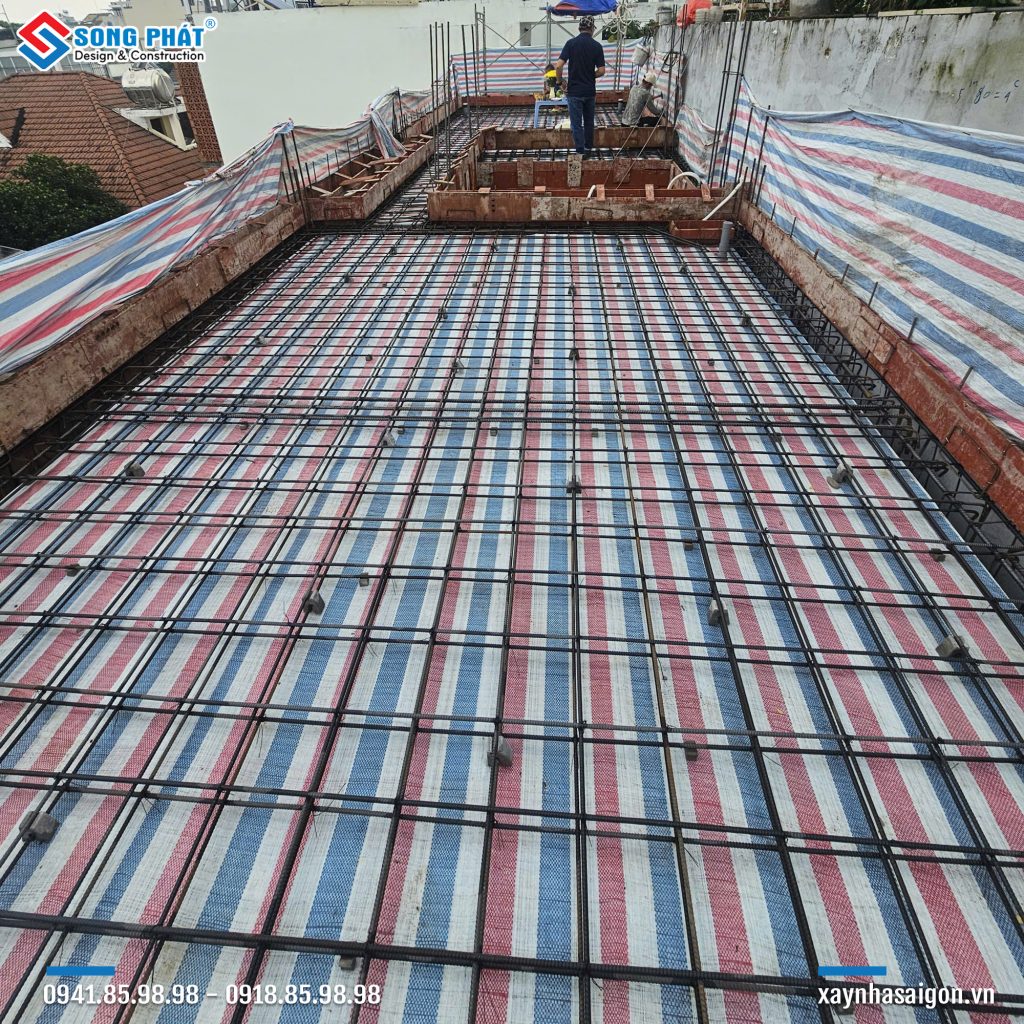 05/11 Hoàn thiện đi thép sàn mái