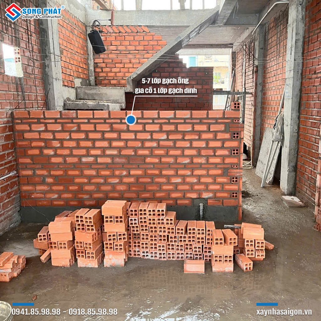 18/08 Xây tường ngăn lầu 2