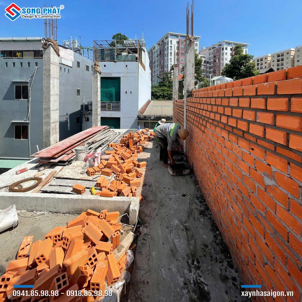 16/10 Xây tường bao lầu 2