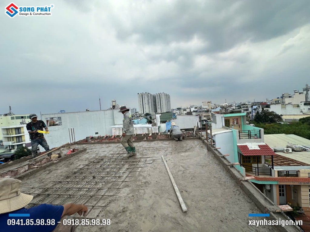 24/10 Cất nóc sàn mái