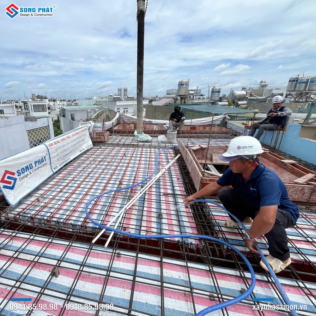 20/09 Hoàn thiện đi thép sàn mái 