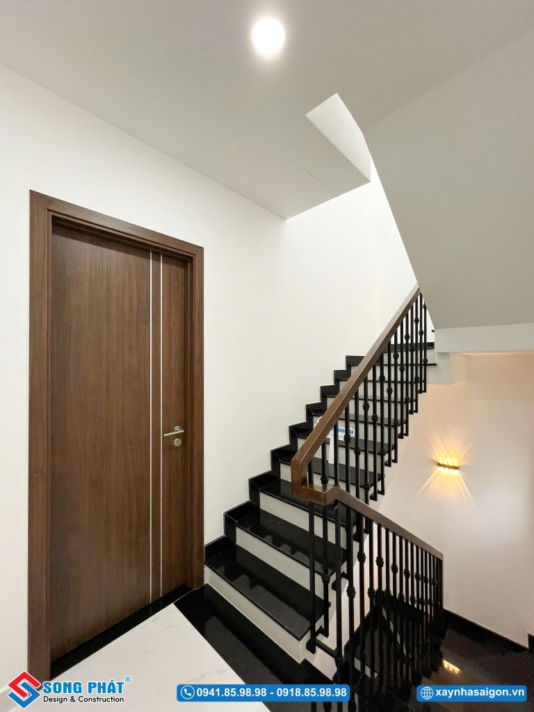 Cầu thang sử dụng đá marble tối giản, thanh lịch