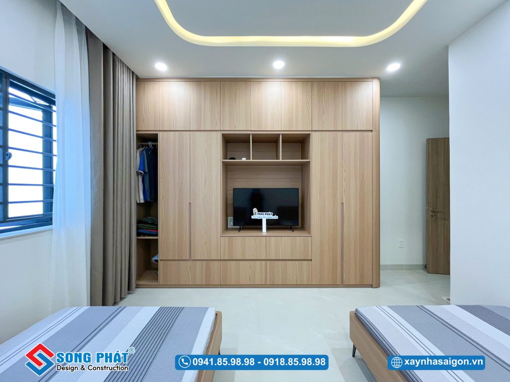 Tủ quần áo bố trí ngăn nắp đáp ứng được công năng sử dụng 