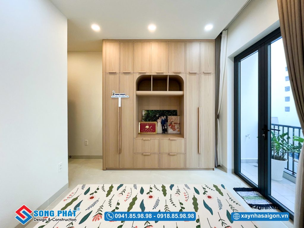 Bố trí tủ đựng quần áo dạng gỗ đáp ứng nhu cầu sử dụng 