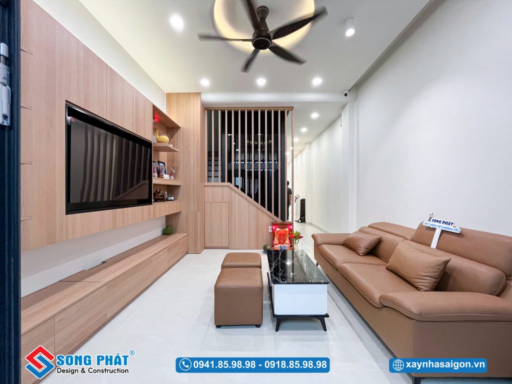 Phòng khách ấm cúng tối ưu từng mét vuông, nhỏ nhưng vẫn có gu.